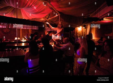 Striptease/Lapdance Prostitute Santa Ana